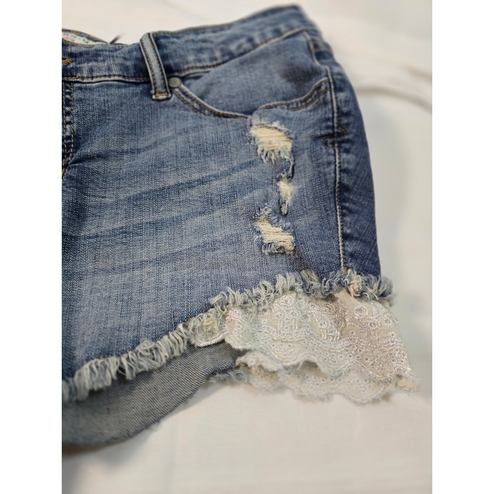 Torrid Denim Womens Size 12 Distressed Lace Trim Raw Hem Jean Shorts Medium Wash - Picture 2 of 7
